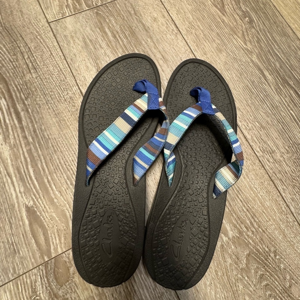Clarks Black and Multicolor Striped Flip Flops